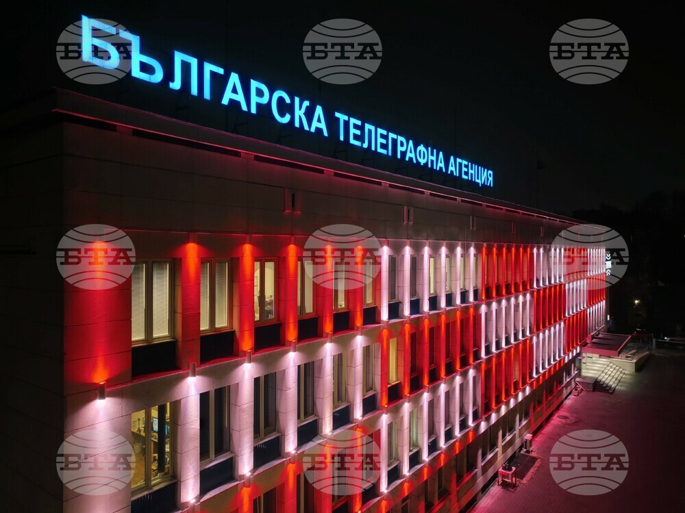 Българска телеграфна агенция - фасада - осветление - Баба Марта