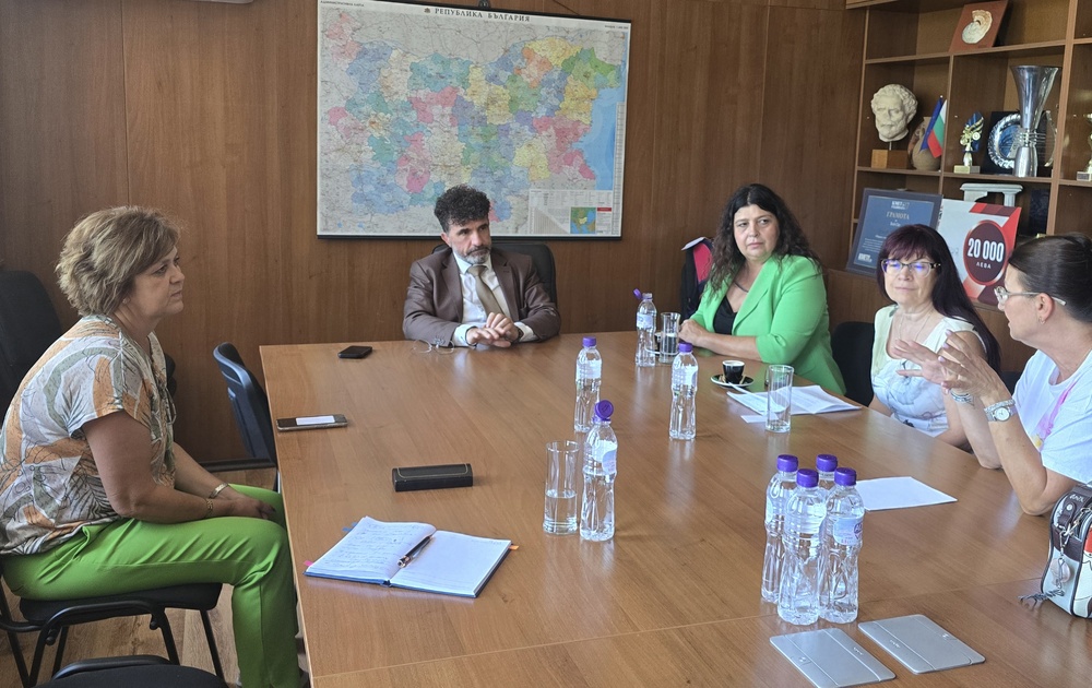 ОА Варна: Държавата и общините предприемат общи действия, за да обхванат децата и учениците в образователната система