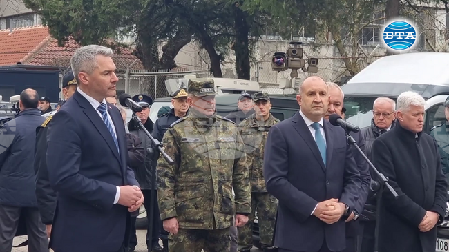 Подобрихме значително организацията на охраната по границата, заяви президентът Румен Радев пред австрийския канцлер Карл Нехамер