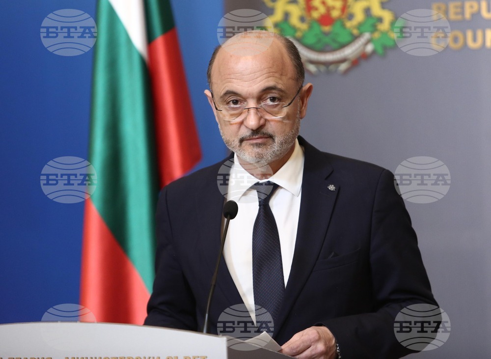 Assen Medjidiev Remains Health Minister