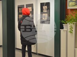 Снимка: Община Разград - Председателят на Общински съвет-Разград Стоян Ненчев и заместник-кметът Добрин Добрев присъстваха на откриването на изложба под надслов „145 години след войната” в ХГ”Проф. Илия Петров”.