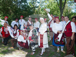 Обичаят „Белене на платно за сватба“ ще представя област Шумен в национална селекция за „Живи човешки съкровища"