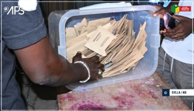 АПС: При затварянето на избирателните секции в сенегалския департамент Диурбел избирателната активност е била 50,64 процента, съобщи префектът