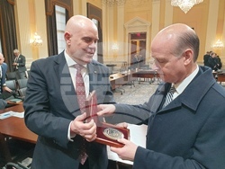 Главният прокурор Иван Гешев е с организаторите на дискусията – конгресмените Робърт Адерхолд