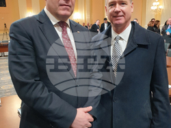 Главният прокурор Иван Гешев е с организаторите на дискусията – конгресмена Робърт Адерхолд