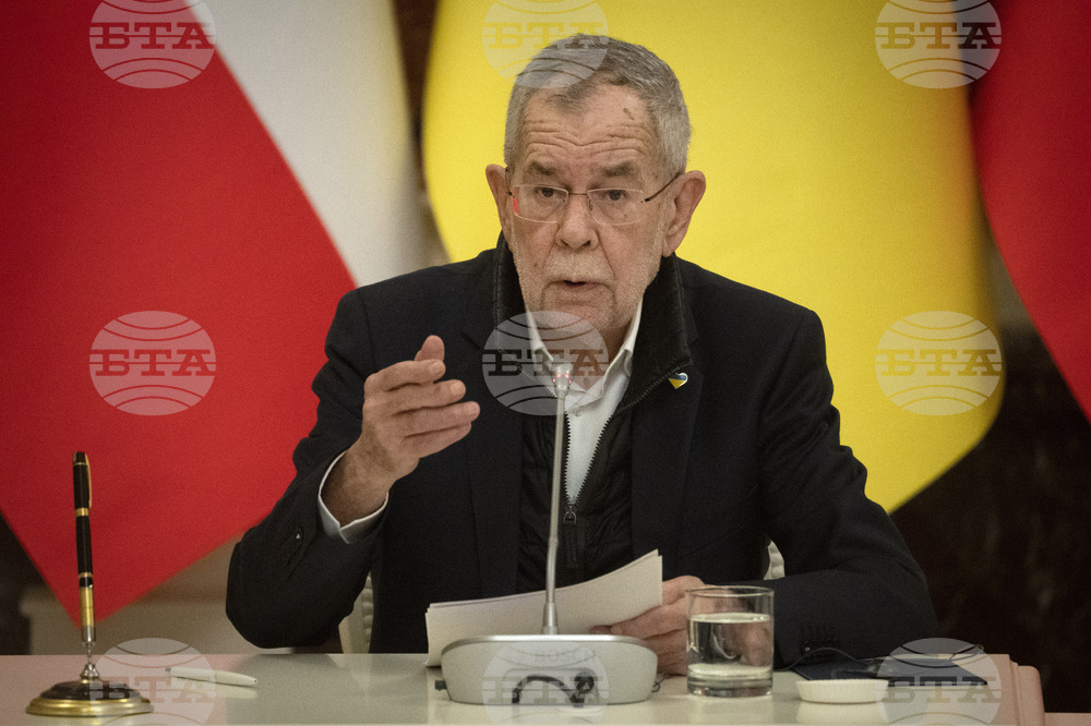 АПА: Австрийският президент Ван дер Белен спира да подписва назначения