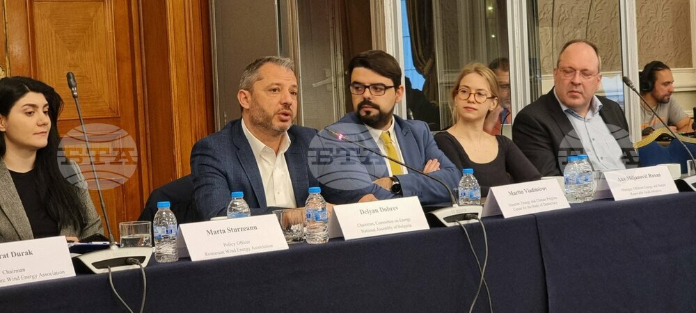 Според депутата Делян Добрев е изключително важно България да има законодателство за офшорната вятърна енергия