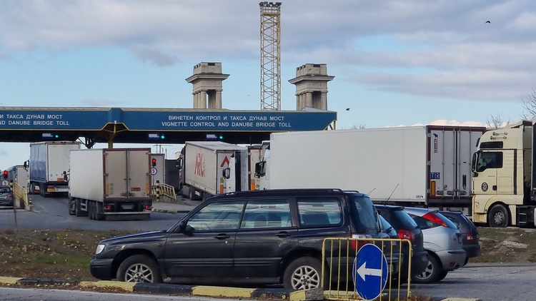 Truck traffic in the “Danube Bridge” area near Ruse is very heavy