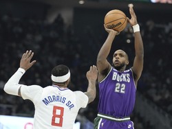 Clippers Bucks Basketball
