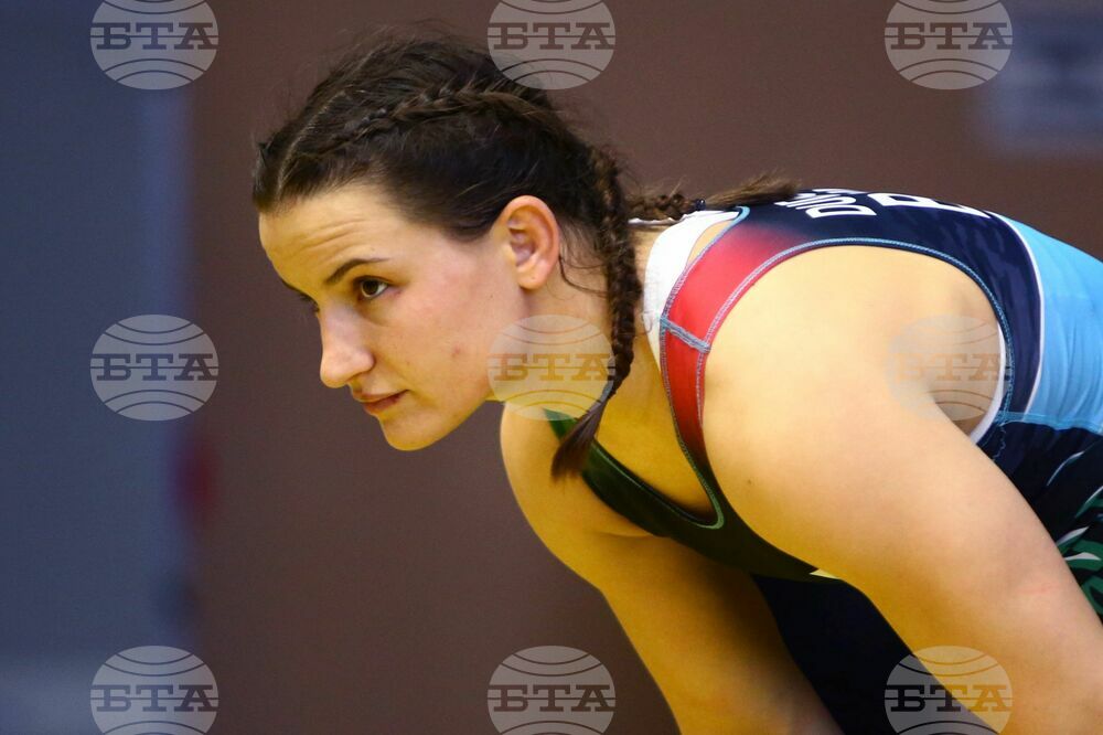 Bulgaria's Wrestlers Dudova, Mnatsakanian Take Bronze at Grand Prix Zagreb Open