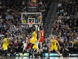 Hawks Jazz Basketball