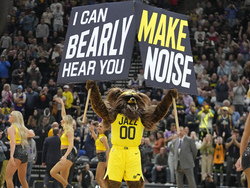 Hawks Jazz Basketball