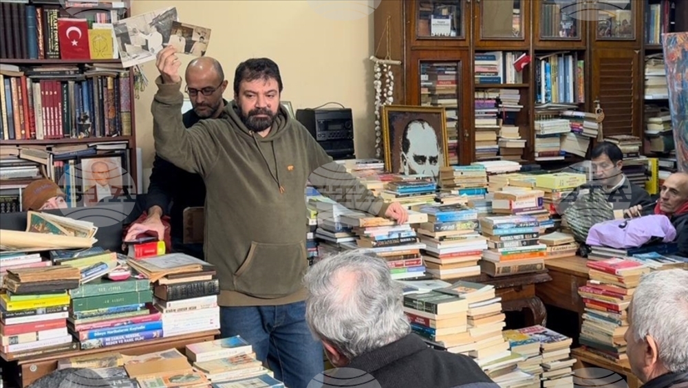 АА: Вечна традиция - история под чука в „сахафите“ на Истанбул