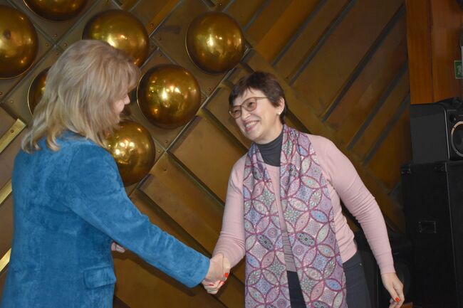 Община Разград: Заместник-кметът Елка Неделчева приветства участниците в младежка среща „Образование за човешките права – инструмент за промяна в обществото“