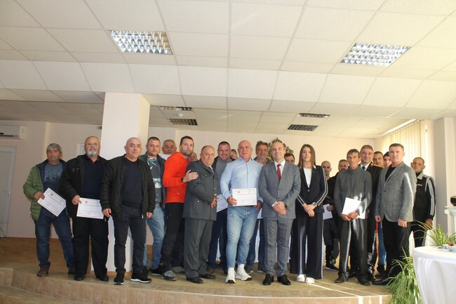 Община Свиленград: Благодарствени грамоти на участниците в потушаването на пожарите през лятото раздаде кметът арх. Анастас Карчев