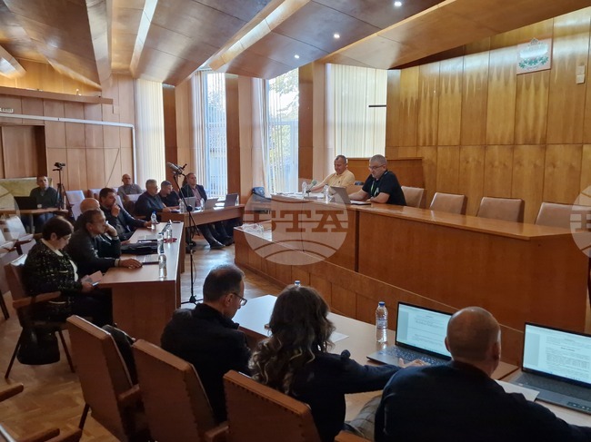 Общинските съветници в Елена одобриха отпускането на 674 000 лева заеми от общинския бюджет за авансови плащания по проекти