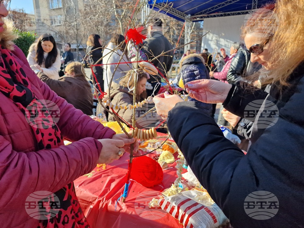 Сурвакницата символизира най-вече здраве и берекет, казаха за БТА читалищни специалисти от Разград