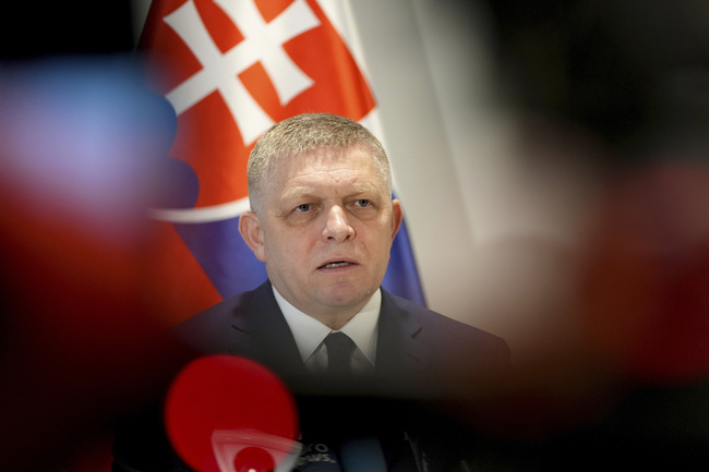 Роберт Фицо от Словакия критикува плана на ЕС за пълно спиране на руски енергийни доставки