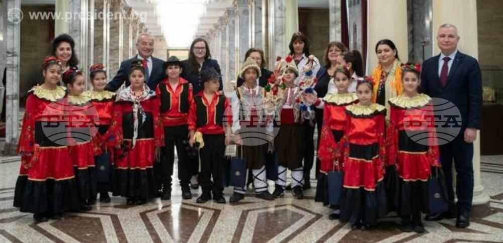 Students from Koynare Visit President's Office in Sofia to Celebrate Roma New Year