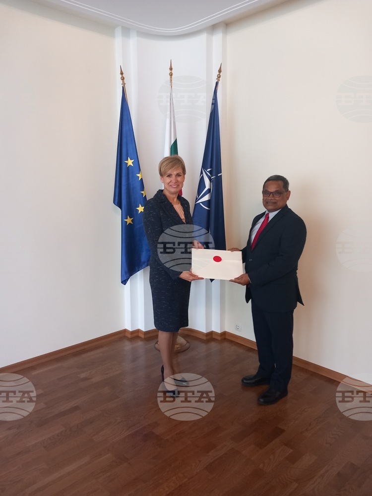 Deputy Foreign Minister Receives Indian Ambassador's Letters of Credence