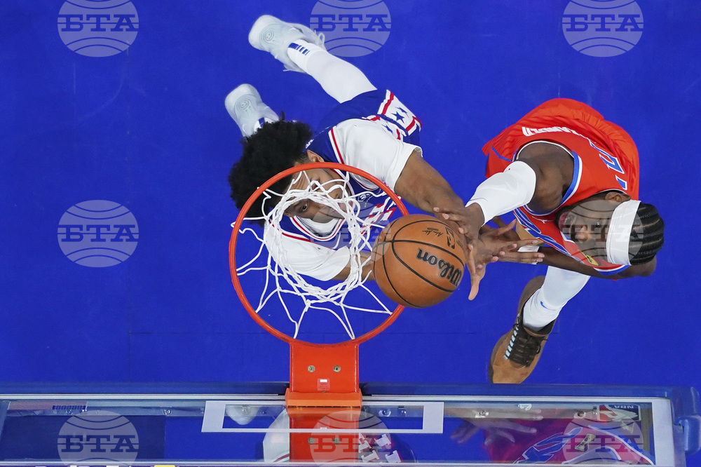 Thunder 76ers Basketball