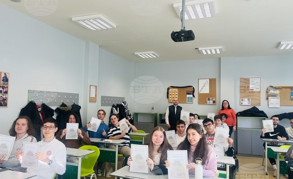 Магистрати от Районна прокуратура - Стара Загора изнесоха лекция пред ученици за престъпленията по транспорта