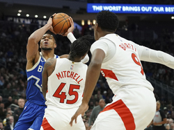 Raptors Bucks Basketball