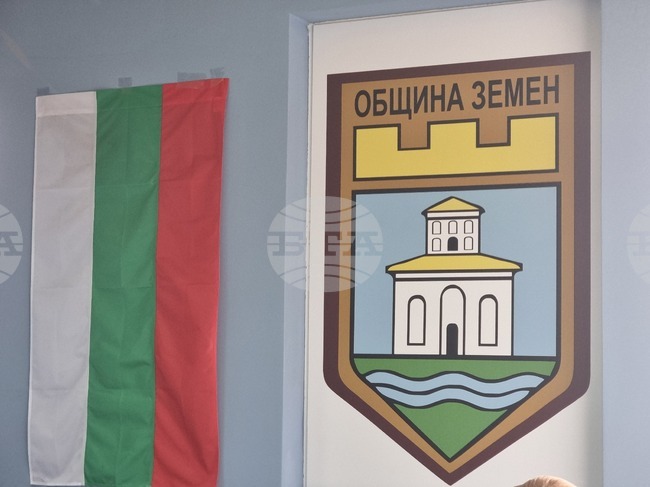 Изменения в нормативните уредби съгласно Закона за въвеждане на еврото гласуваха общинските съветници в Земен