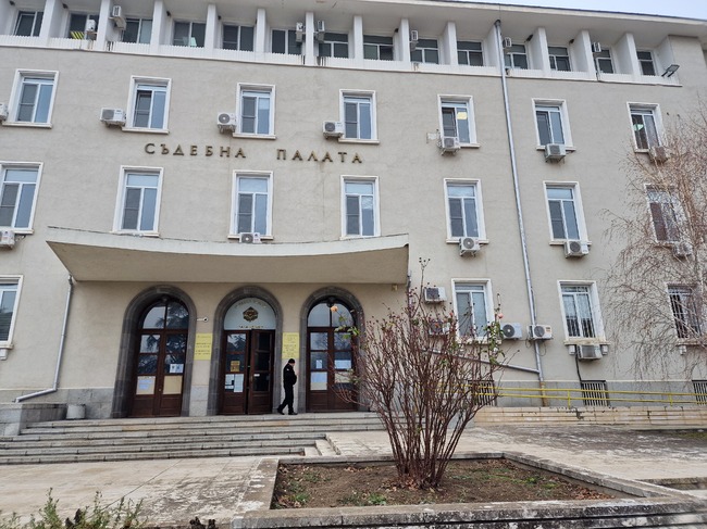 Окръжният съд в Стара Загора потвърди задържането под стража на полицай Д.И.