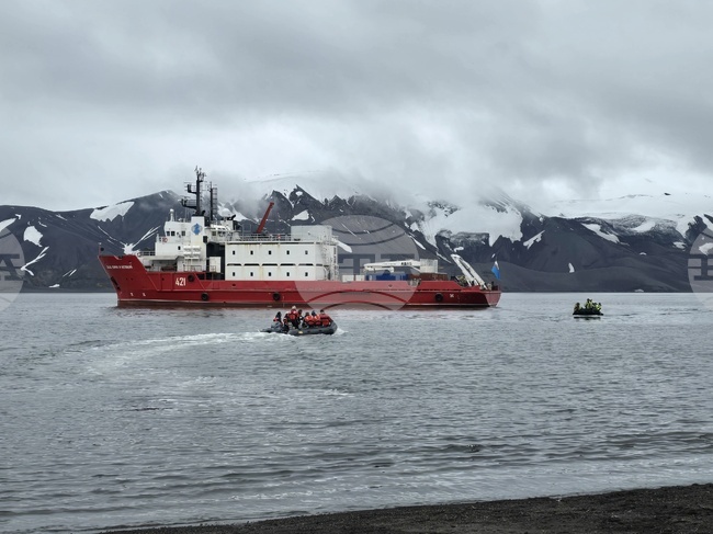 Bad Weather Delays Return of RSV 421 from Antarctic Voyage