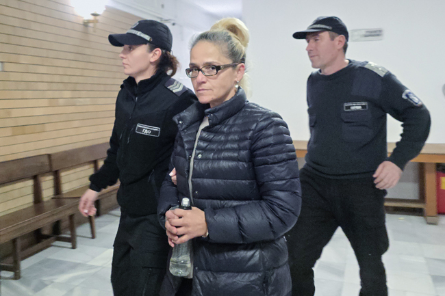 Окръжният съд в Ловеч разглежда молба за предсрочно освобождаване на Десислава Иванчева