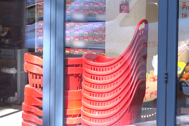 КосоваПрес: Много граждани бойкотират супермаркетите в Косово поради високите цени на стоките