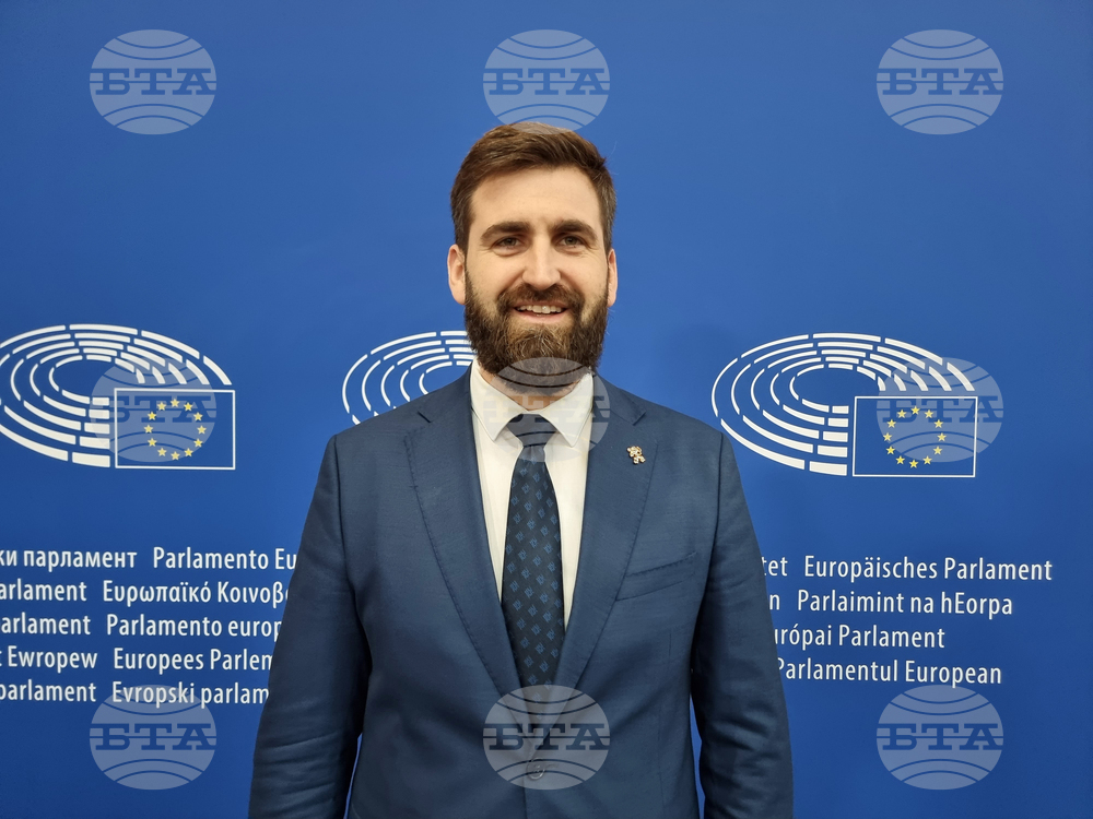 Докладчикът на ЕП за правата на пътниците със самолет Андрей Новаков очаква споразумение със Съвета на ЕС до края на годината