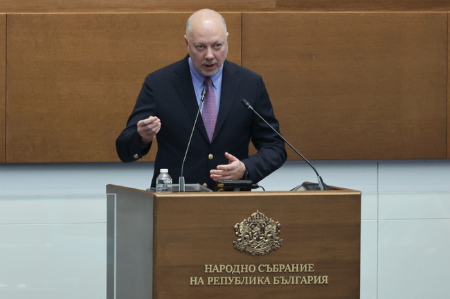 Росен Желязков благодари на депутатите за подкрепата срещу вота на недоверие