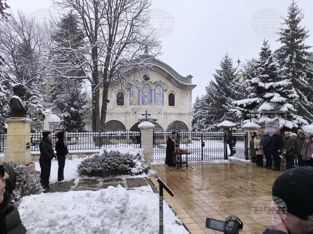 Областна администрация Добрич: Ж. Желязков се поклони пред паметта на Апостола