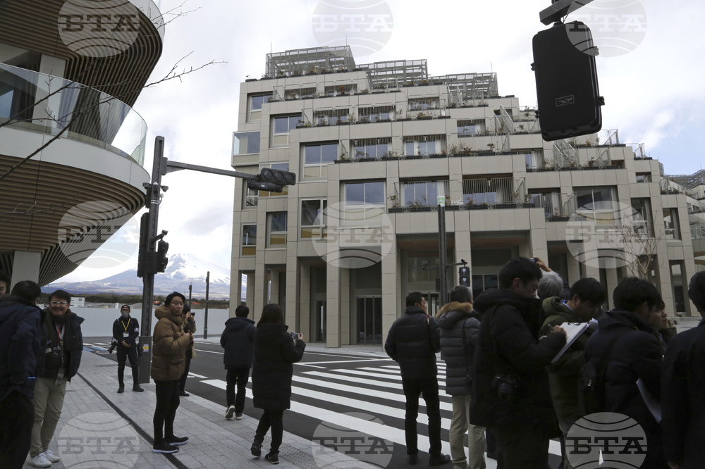 "Тойота" откри експериментален "Град на свързаността" в Япония с автономни коли и роботи