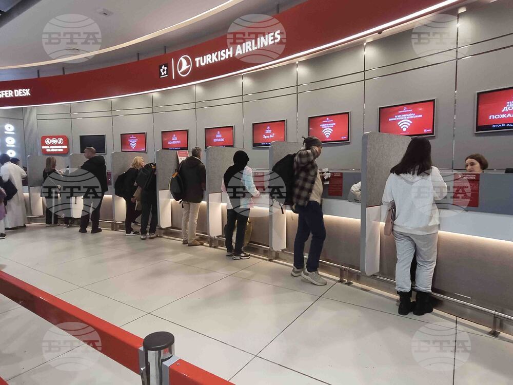 Пътник беше свален от самолета в Истанбул заради шега с бомба