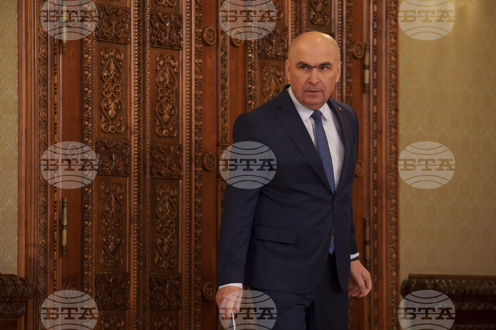 Interim President Ilie Bolojan Votes in First Round of Presidential Elections