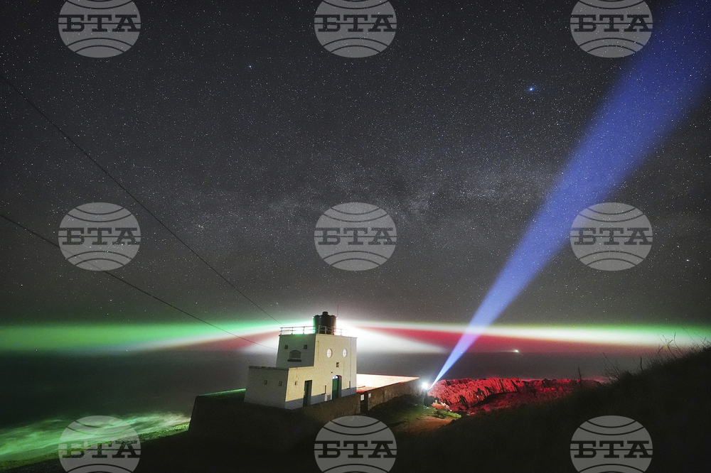 Европейски инструмент на телескопа VISTA улови първата си светлина