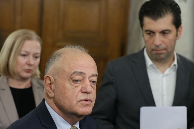 Атанас Атанасов защити европейския път на България по време на вот на недоверие