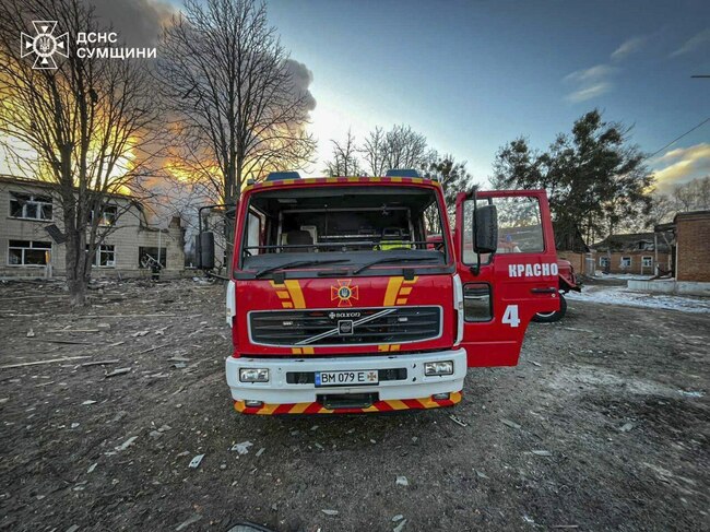 Руски въздушен удар по пожарно-спасително звено в Сумска област