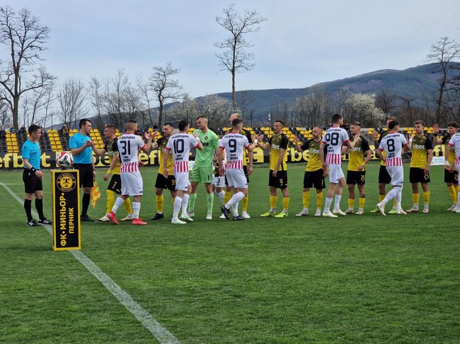 Добруджа победи Струмска слава с 3:1 и остава лидер във Втора лига
