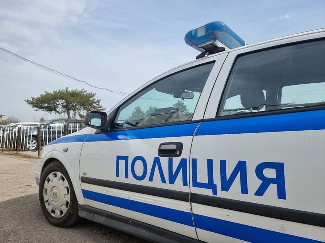 Трима мъже от Петрич задържани за кражба на 17 000 метра кабел