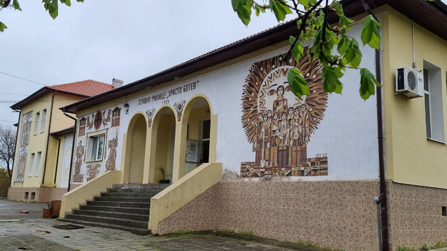 Автентичен фолклор и нови песни представят на конкурс и събор в Димитровградска община състави от цялата страна