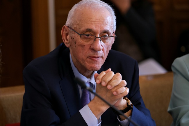 Доц. Силви Кирилов поздрави медиците по случай Световния ден на здравето