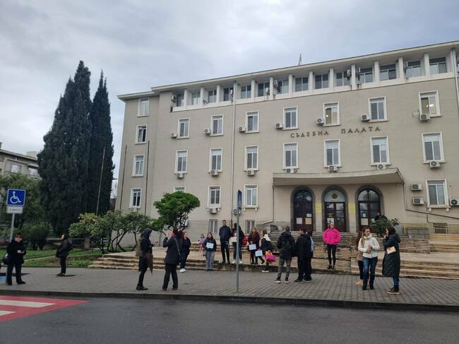 Протест в Стара Загора срещу насилието над деца и педофилията