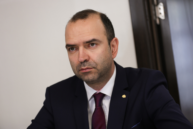 Кметът Огнян Атанасов свиква среща за щетите по реколтата в Кюстендил