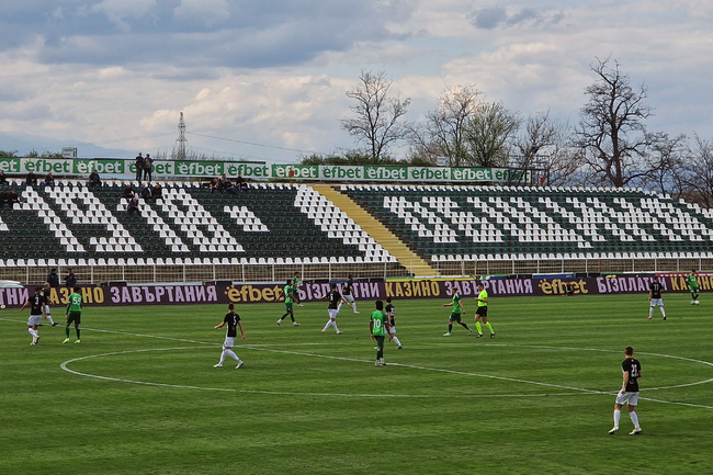 Хебър и Локомотив (Пловдив) завършиха наравно 0:0 в Първа лига