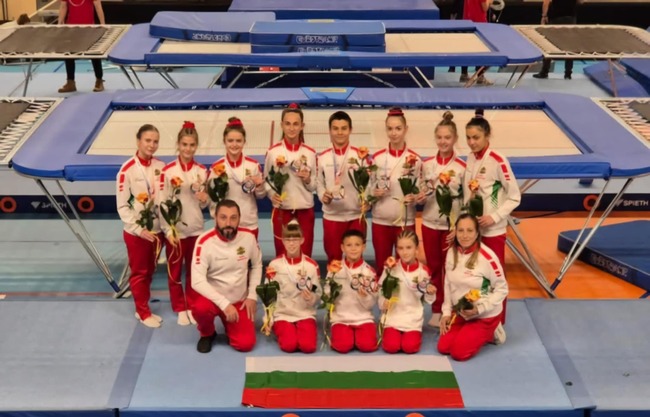 Българските състезатели с пълен комплект медали на турнира в Ричоне