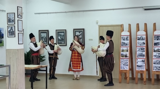 Фотоизложба „Традициите продължават“ открива творбите на Данчо Данчев в Смолян